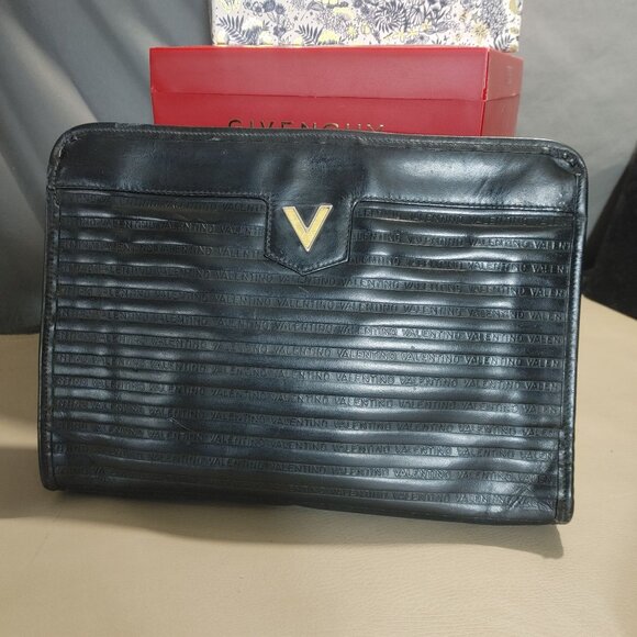 Mario Valentino Clutch Vintage Black Coated Leather Italy w/Hardware Convert - Picture 7 of 12